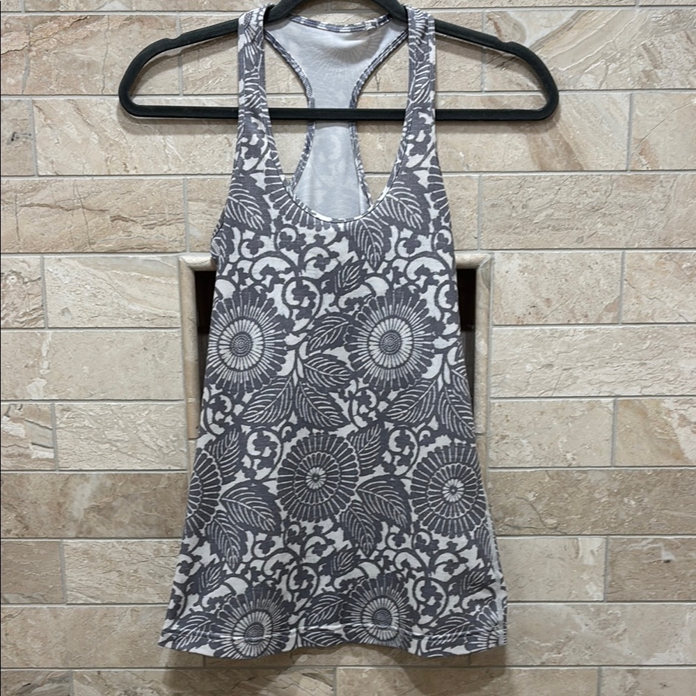 Lululemon Gray and White Floral Racerback Tank Top Size 6